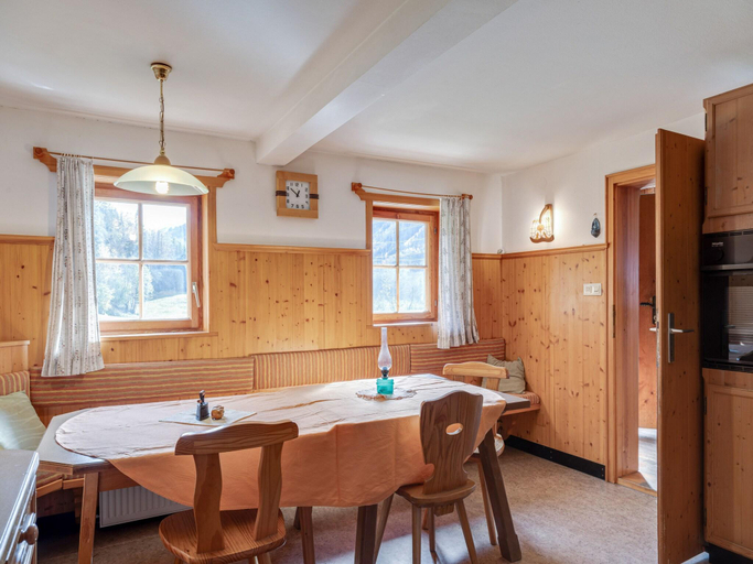Others 4, Chalet in Matrei near Ski Lift Bus, Lienz