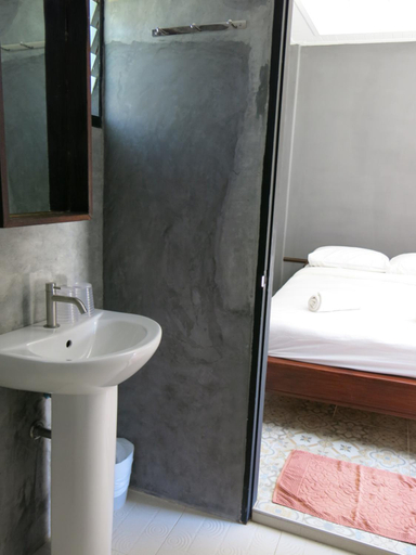 Bathroom 4, Bayview Resort, Muang Rayong