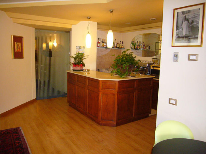 Others 4, Hotel Belie, Padua