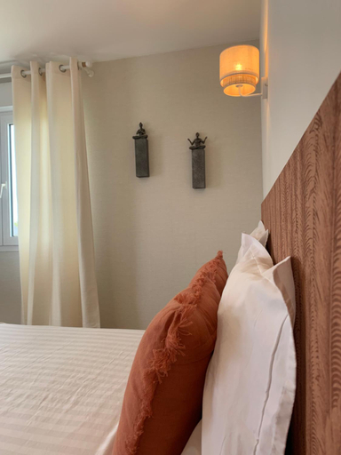 Bedroom 2, Hotel de France, Côtes-d'Armor
