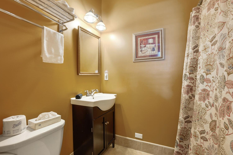 Bathroom 4, DeBary Inn, Union