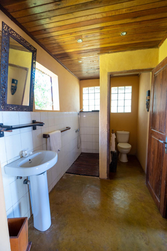 Bathroom 2, Maningory, Analanjirofo