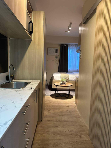 Others 5, El Suite, Silang