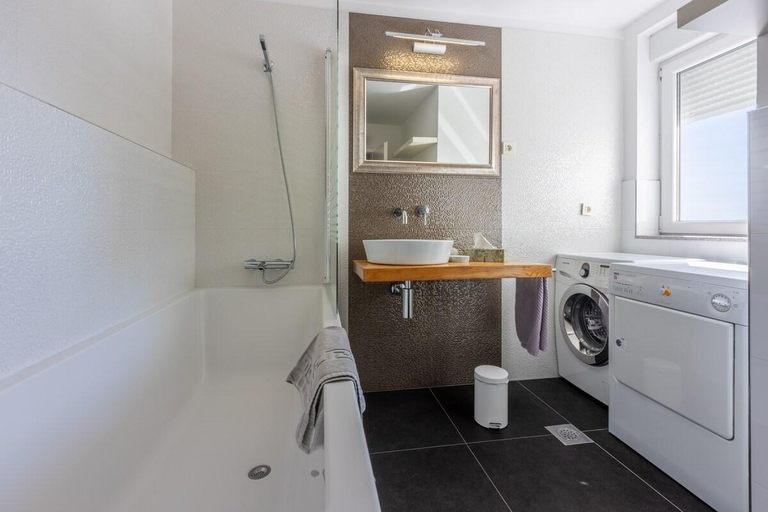 Bathroom 2, Valmor, Crikvenica