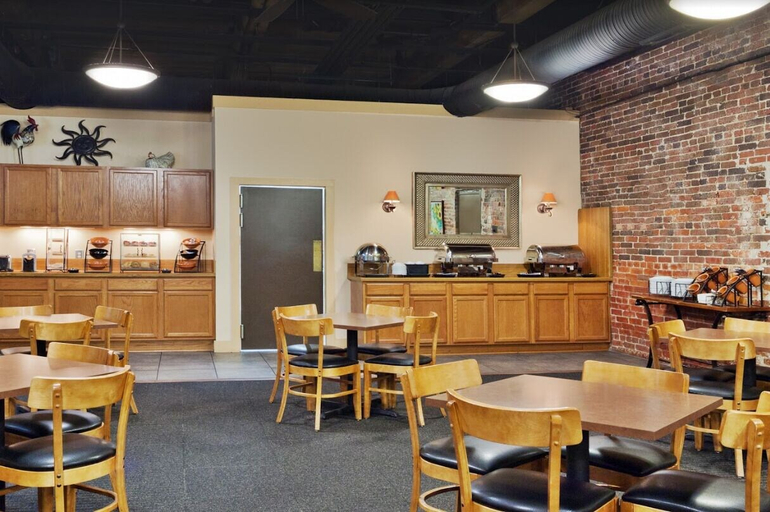 Food & Drinks 5, Hawthorn Extended Stay by Wyndham Rome, Floyd