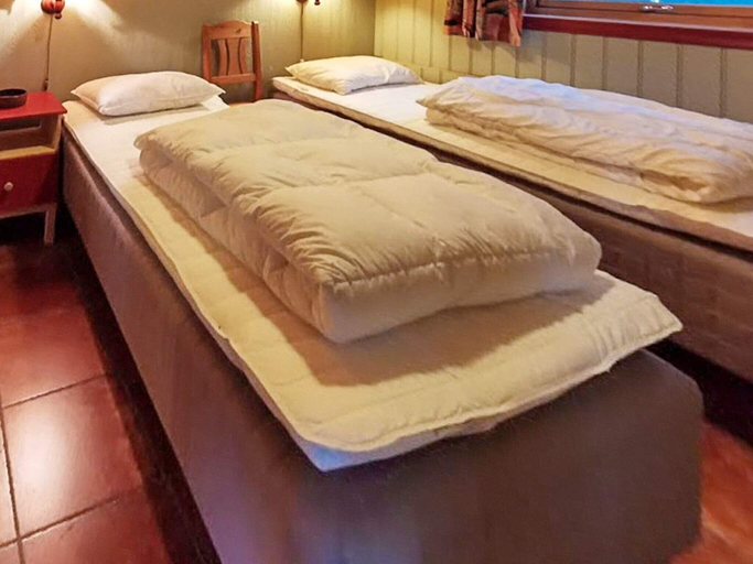 Bedroom 2, person holiday home in HOSTELAND, Masfjorden