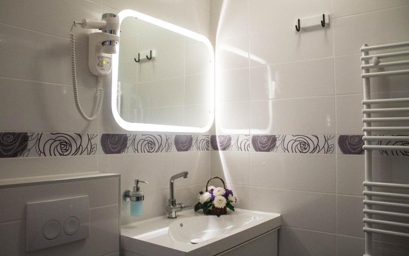 Bathroom 3, B&B Cool Centre Zagreb, Zagreb