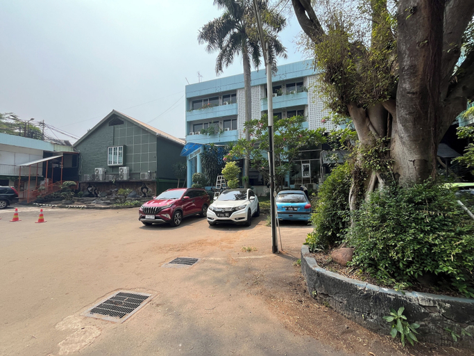 Exterior & Views 2, Hotel O Kebayoran, South Jakarta