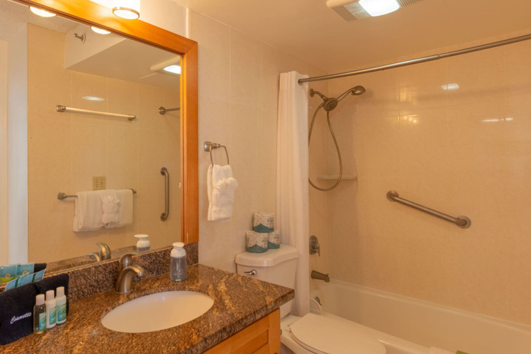 Bathroom 4, Waikiki Banyan - Pool View Tower 1 Suite 1501, Honolulu