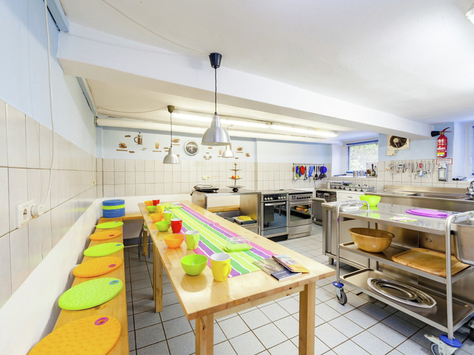 Food & Drinks 5, Dog-friendly Holiday Home in Hesse With Garden, Schwalm-Eder-Kreis
