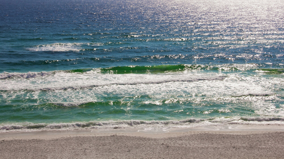 Others 5, Sunset Hideaway! 3BR 3BA Sleeps 10! Beachfront! Seasonal Beach Chairs!, Bay