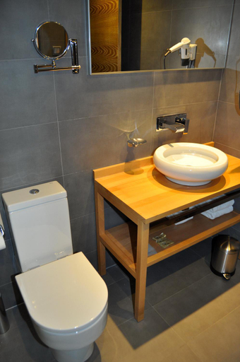 Bathroom 2, Hotel Sole, Lleida