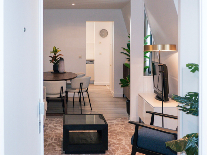 Room 4, Copernic Right Luminous 2BR Apartment in Paris, Paris