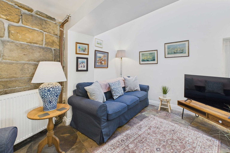 Room 5, Host Stay Luna Cottage, Redcar and Cleveland