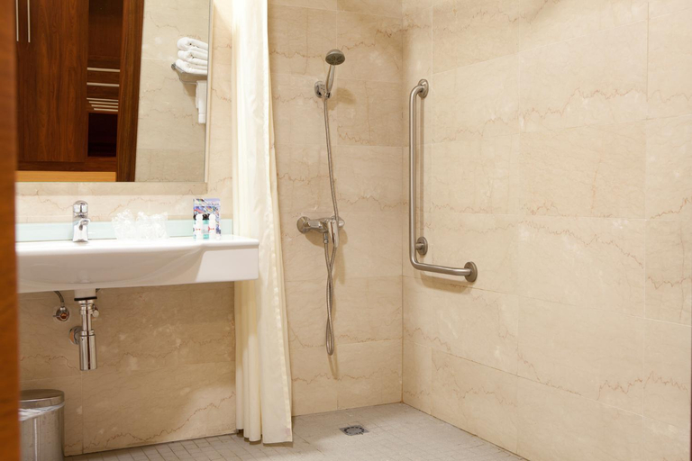 Bathroom 4, Sercotel Riscal, Murcia