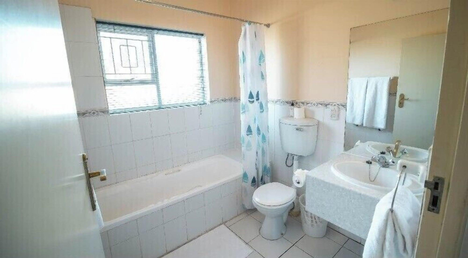 Bathroom 2, Broadway Guest House, City of Cape Town