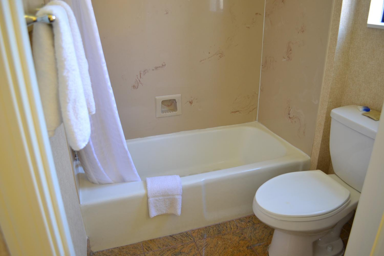 Bathroom 4, Valley Inn San Jose, Santa Clara