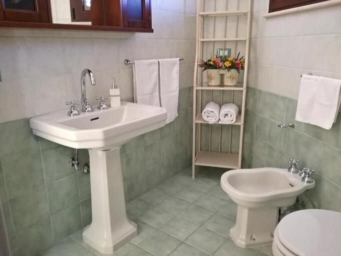 Bathroom 5, La Stella di Keplero, Lecce