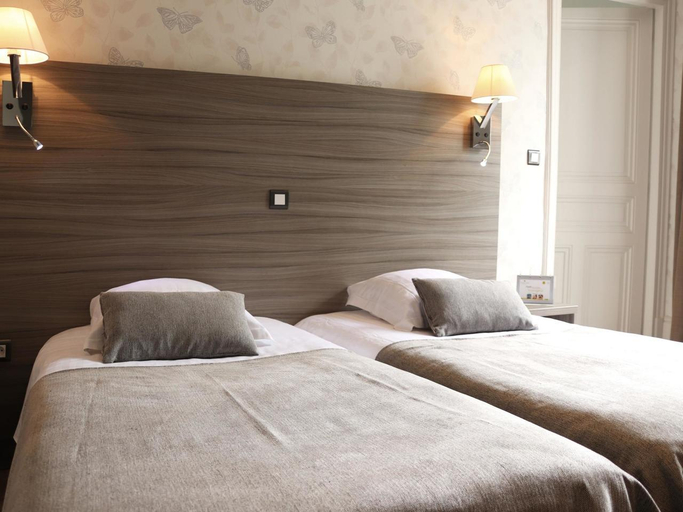 Bedroom 3, Grand Hotel de Bourbon-Lancy - Spa et Restaurant - Logis, Saône-et-Loire
