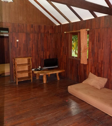 Others 5, Villa Mangris, Serang