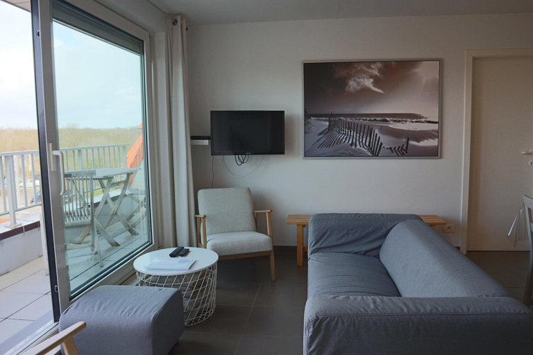 Bedroom 1, Apartment in Nieuwpoort With Sea Views, West-Vlaanderen