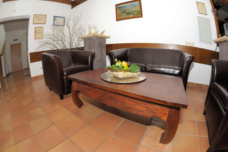 Public Area 4, Tennis Golf Hotel Höllrigl, Baden