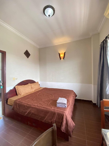 Bedroom 2, Combretrata, Mean Chey