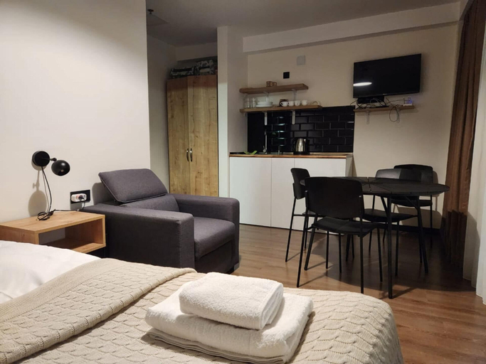Room 2, Walk to Ski Lift-1br-studio-balcony-parking, Dusheti