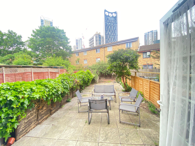 Terrace/patio, Luxury London House With 5 Bedrooms, London