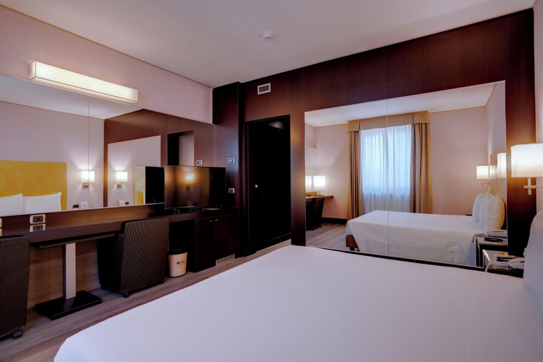 Bedroom 3, Hotel Nord, Lodi