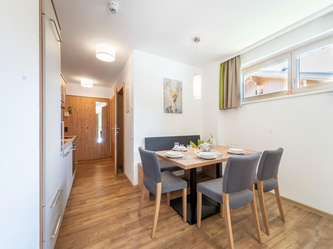 Others 5, Chalet in Saalbach near Ski Slopes, Zell am See