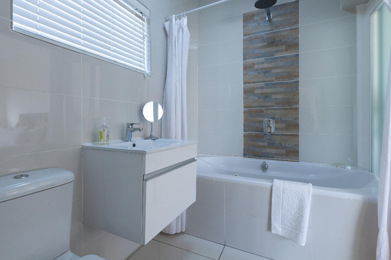 Bathroom 3, Eaton Square 2 by CTHA, City of Cape Town