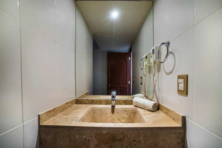 Bathroom 5, Hotel Imperial, Veracruz