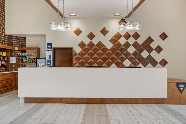 Public Area 2, Best Western Plus Waterloo & Cedar Falls, Black Hawk