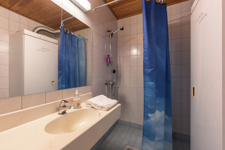 Bathroom 4, Kuukkeli Apartments, Lapland