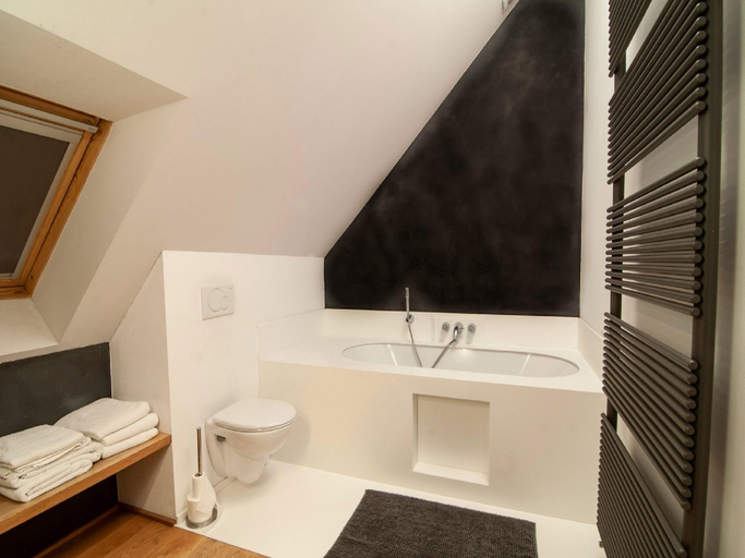 Bathroom 3, Holiday Home in Denee for 21 People, Namur