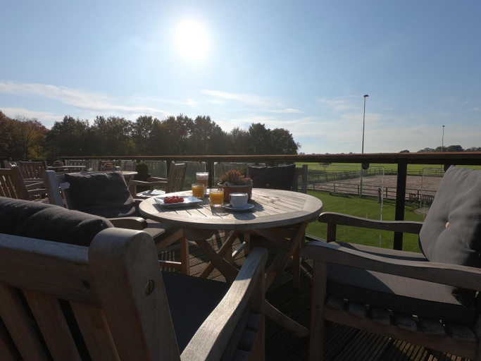 Others 5, Human & Horse Hotel, Barneveld