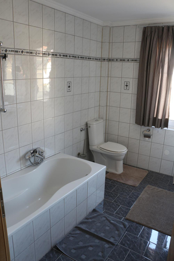 Bathroom 4, Pension Wachau, Klagenfurt