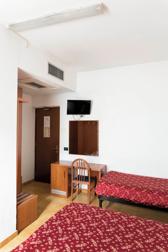 Bedroom 5, Stromboli, Rome