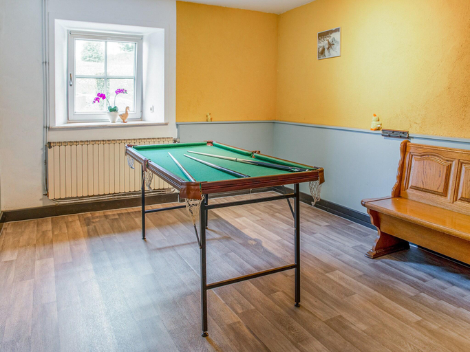 Others 5, Holiday Home near Ravel Cycling paths, Liège