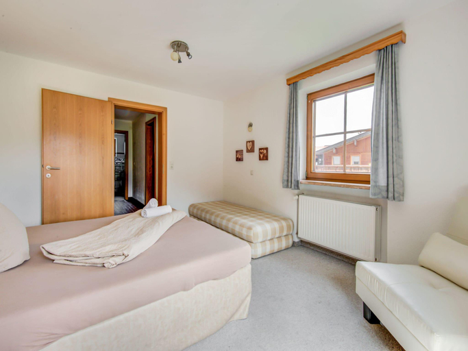 Bedroom 2, Apartment in Hainzenberg near Ski Lift, Schwaz