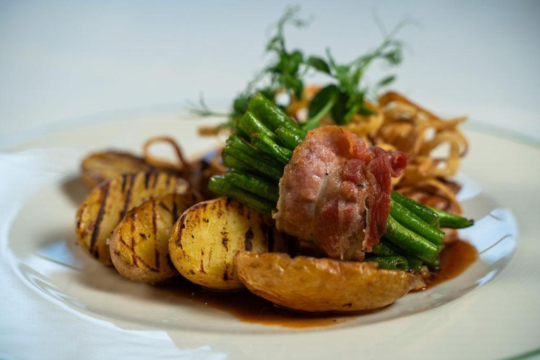 Food & Drinks 5, Gut Altholz Landhotel Und Restaurant Hutter, Deggendorf