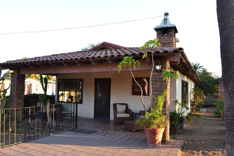 Exterior & Views