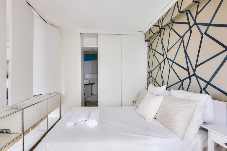 Room 2, Parisian Luxury Stay St Germain, Paris