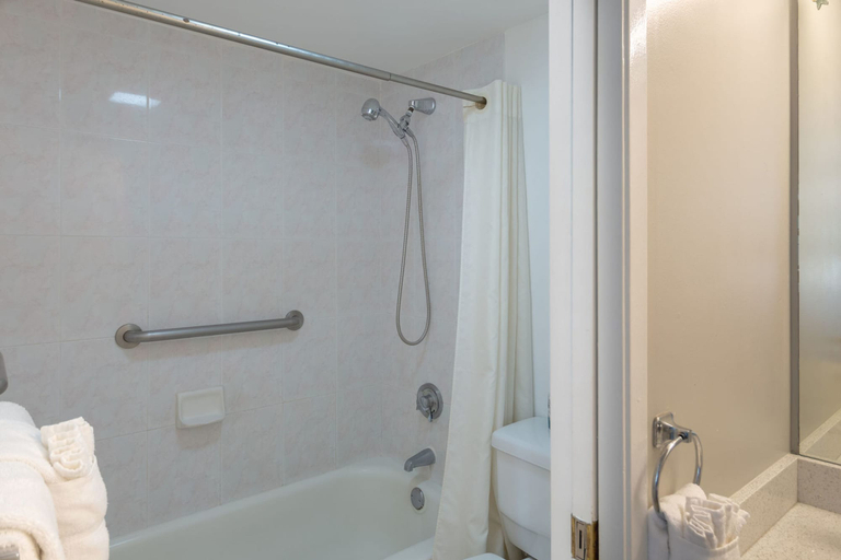 Bathroom 4, Waikiki Banyan - Pool Deck Level Tower 1 Suite 610, Honolulu