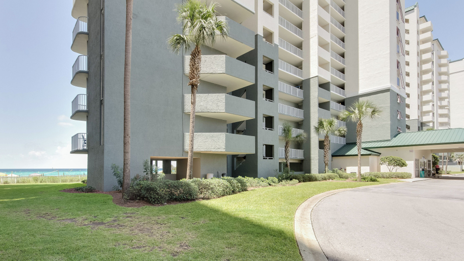 Exterior & Views 2, Sunset Hideaway! 3BR 3BA Sleeps 10! Beachfront! Seasonal Beach Chairs!, Bay