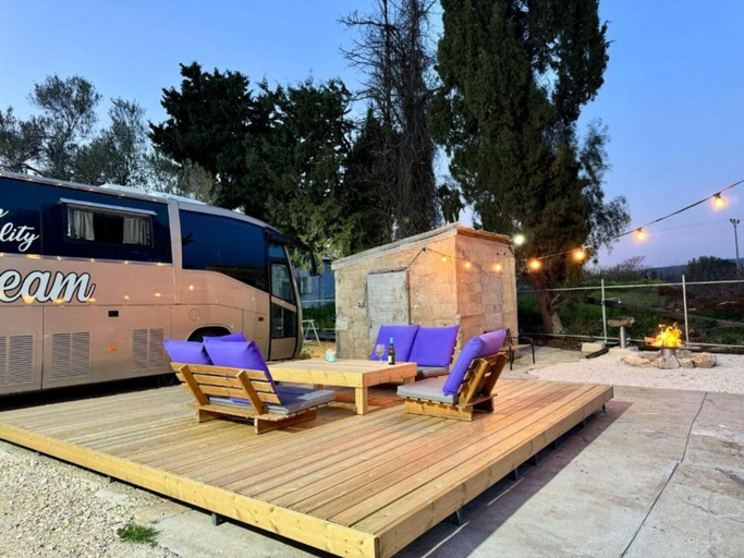 Others 2, The Daydream Bus Hideaway by Sea N' Rent