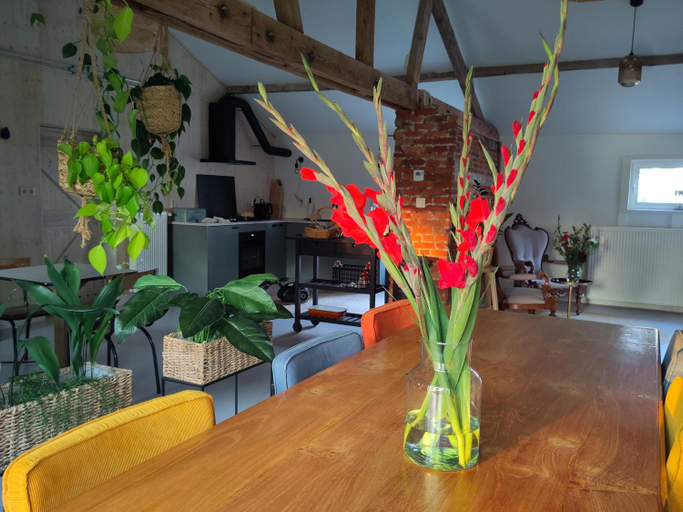 Others 2, 't Voske, Zundert