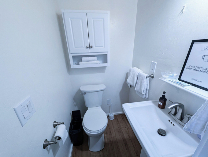 Bathroom 3, Fox Bear Cottages Big Bear, San Bernardino