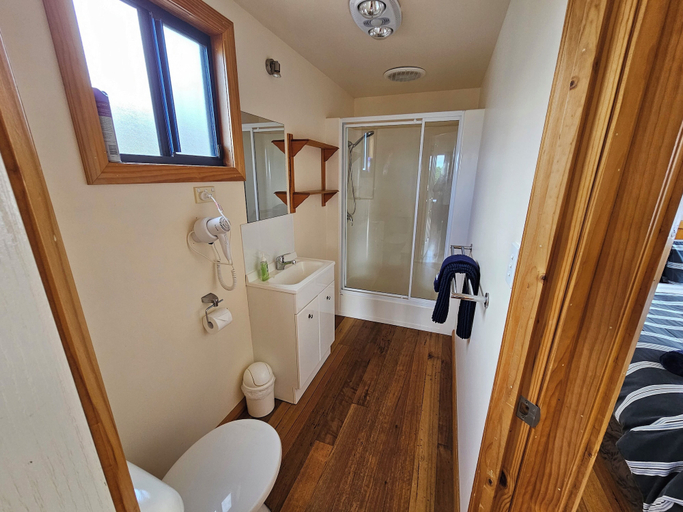 Bathroom 3, Snug Beach Cabin And Caravan Park, Kingborough